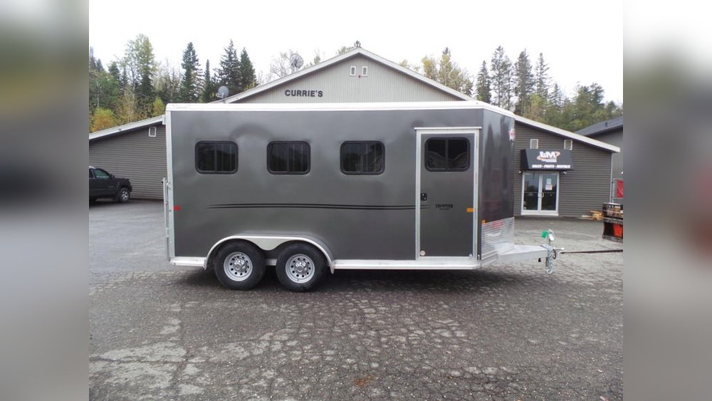 3 Horse Slant Trailer