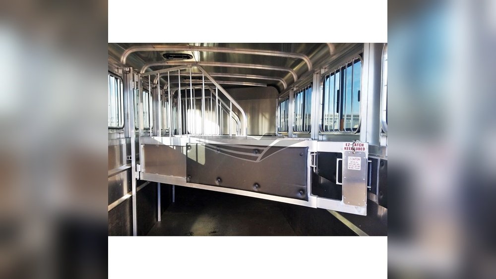 Dividers for Horse Trailers