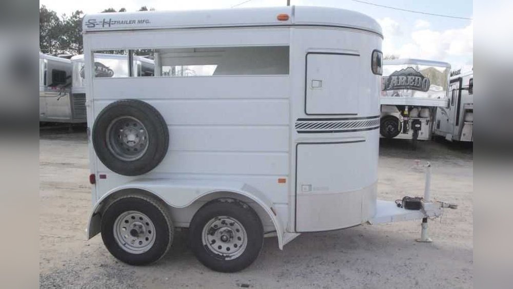 Two Horse Bumper Pull Trailer