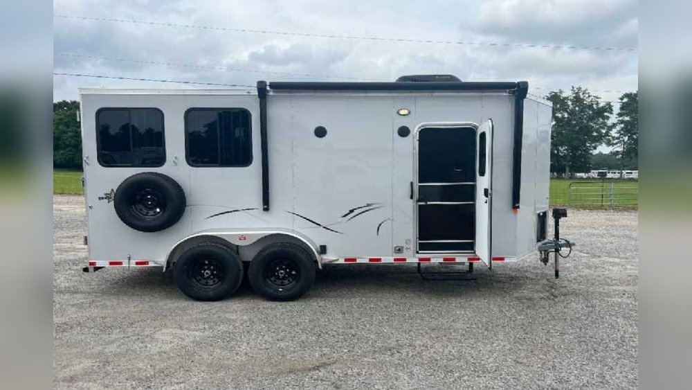 Two Horse Trailer With Living Quarters